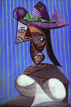 縞模様の帽子をかぶった女性の胸像 1939 年キュビズム パブロ・ピカソ Oil Paintings